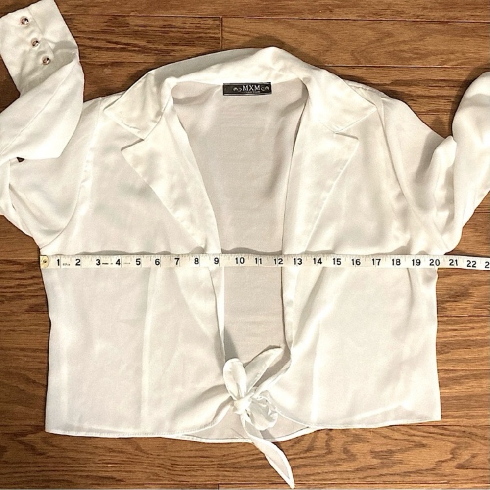 ⭐️ MXM Collective Sheer Wrap  White Size Large Blouse Pink Pearl Buttons - Picture 8 of 10